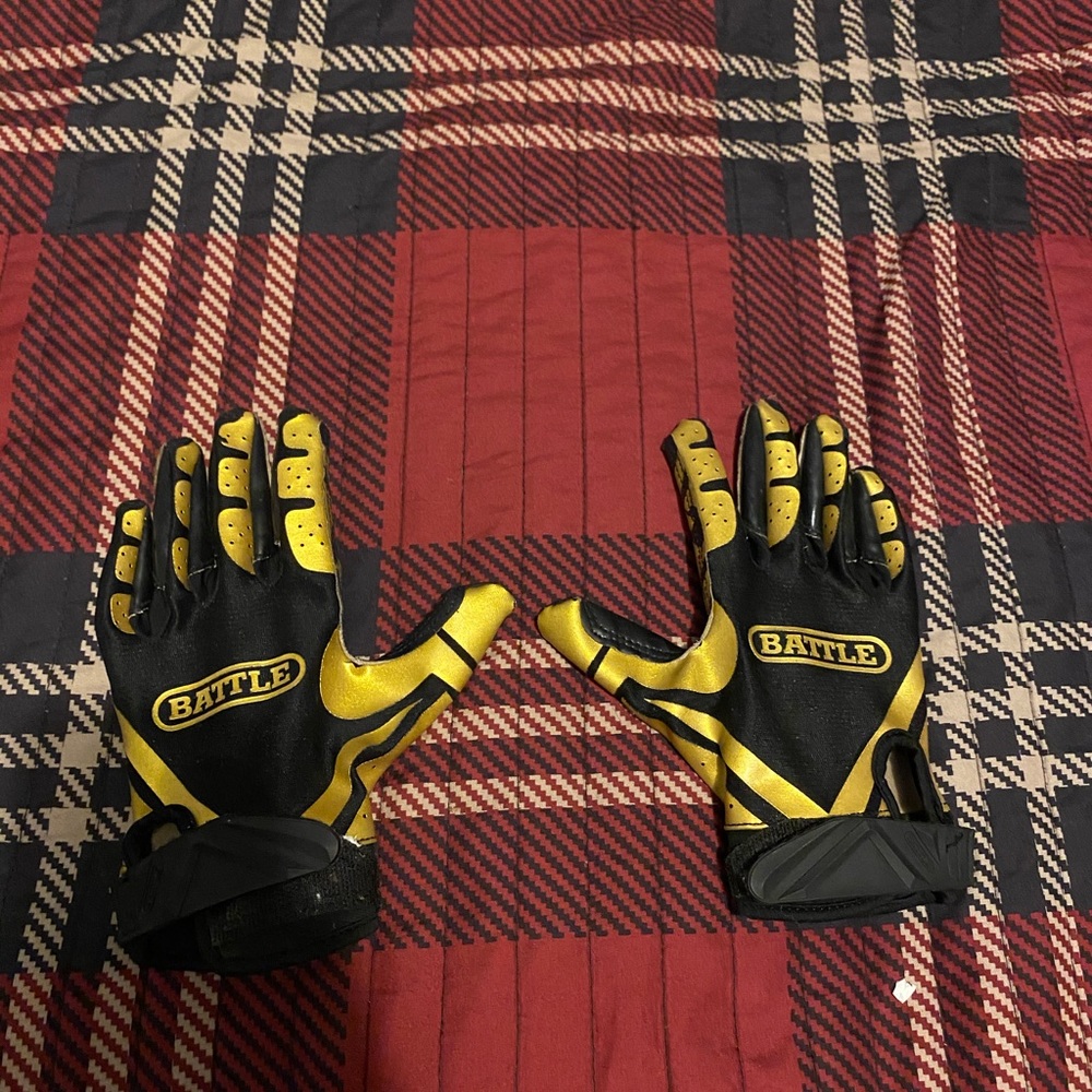 Battle Football gloves